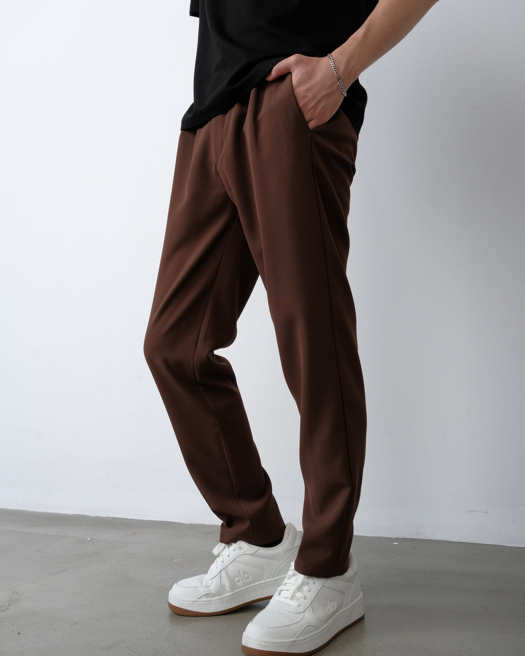 Foundational Classic-Fit Trousers Warm Brown