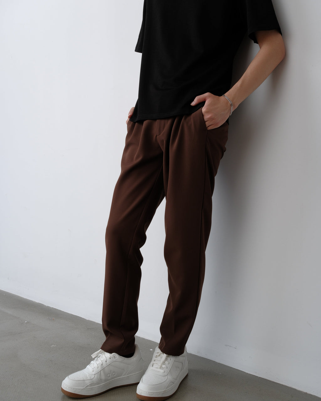 Foundational Classic-Fit Trousers Warm Brown