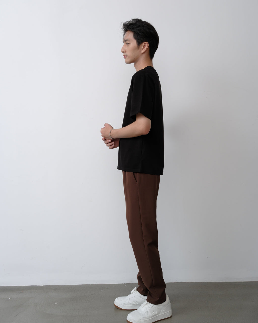Foundational Classic-Fit Trousers Warm Brown
