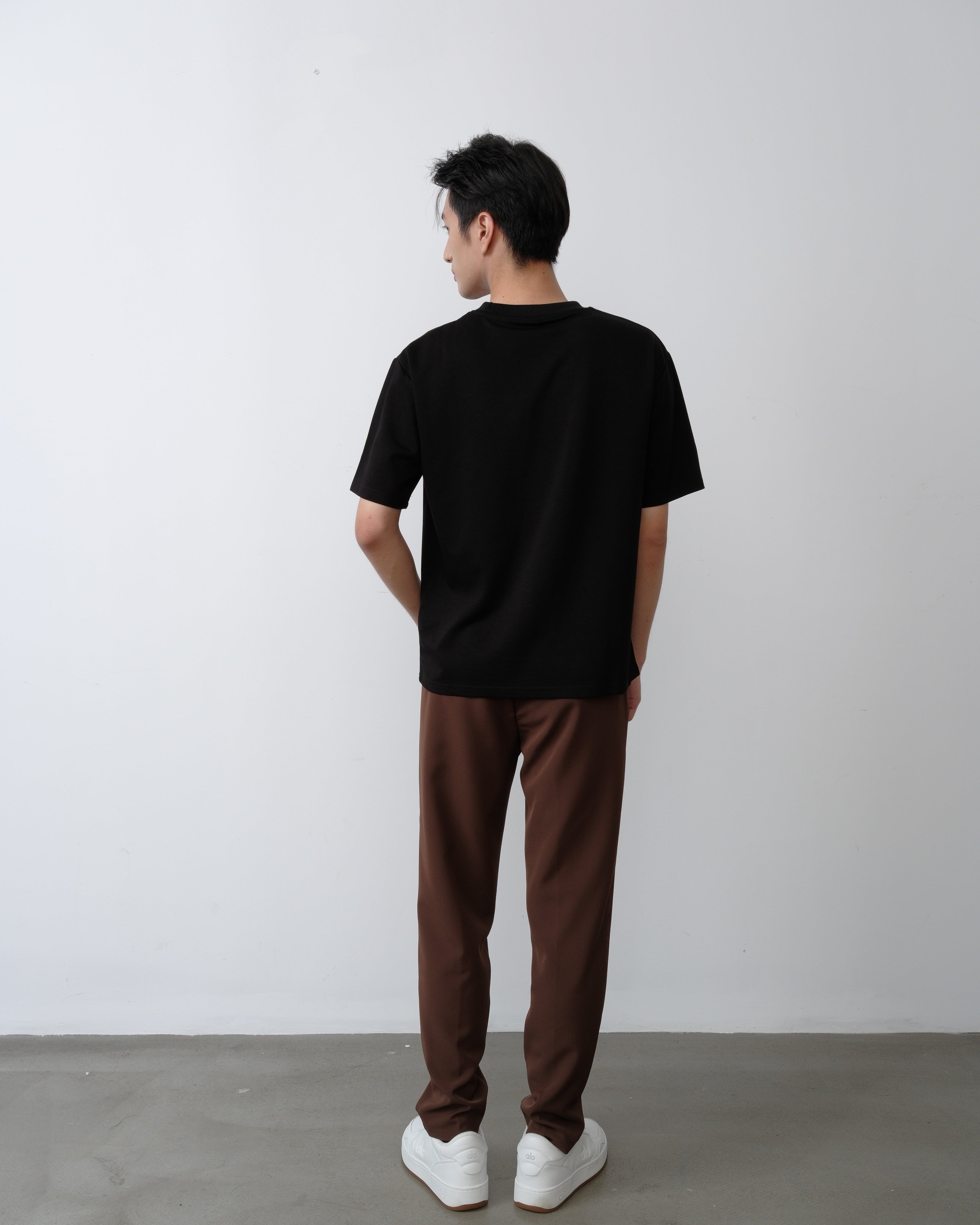 Foundational Classic-Fit Trousers Warm Brown